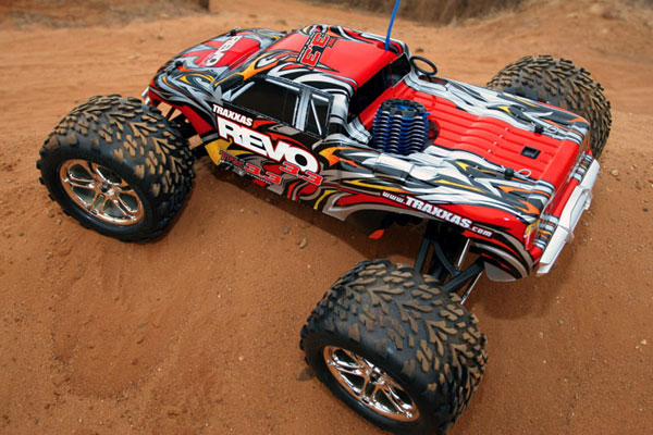 Revo 3.3 RTR (TRA5308) (нажмите для увеличения) Revo 3.3 RTR (TRA5308) (нажмите для увеличения)