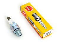 NGK CMR6H Standard Spark Plug (  )