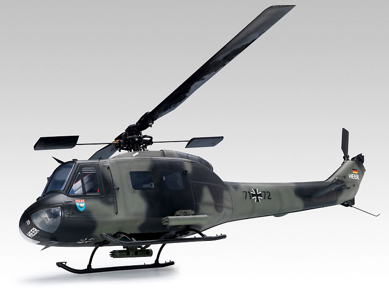 UH-1 Scale Fuselage Conversion Kit E325 German Army (3901-G) (нажмите для увеличения) UH-1 Scale Fuselage Conversion Kit E325 German Army (3901-G) (нажмите для увеличения)