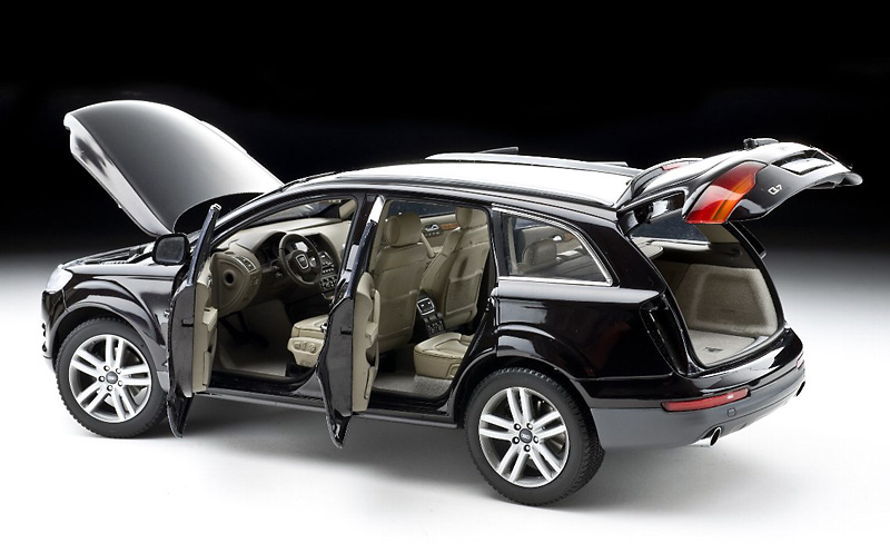 Audi Q7 Black (DC09221BK) (нажмите для увеличения) Audi Q7 Black (DC09221BK) (нажмите для увеличения)