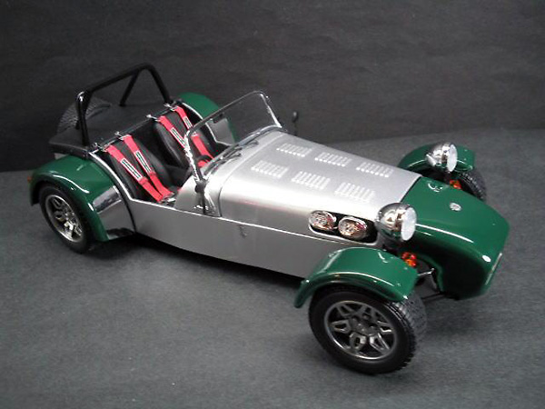Caterham Super Seven Cycle Fender Silver/Green (DC08222SG) (нажмите для увеличения) Caterham Super Seven Cycle Fender Silver/Green (DC08222SG) (нажмите для увеличения)