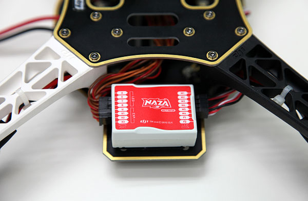Система стабилизации DJI Naza M Multi-Rotor Stabilization Controller (DJI-NAZA-M) (нажмите для увеличения) Система стабилизации DJI Naza M Multi-Rotor Stabilization Controller (DJI-NAZA-M) (нажмите для увеличения)