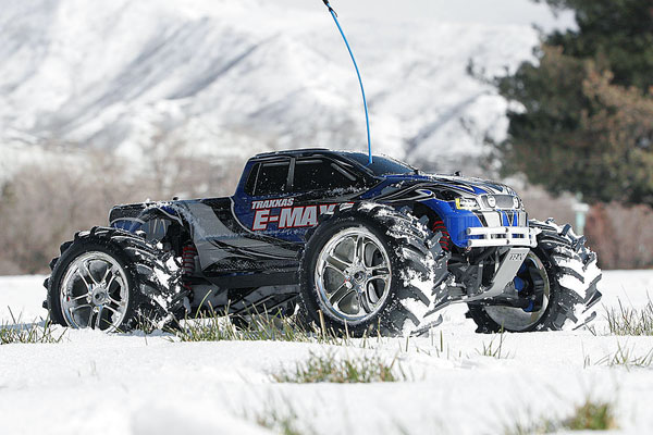 Радиоуправляемая машина E-Revo Brushless 2.4GHz 4WD RTR (TRA3903) (нажмите для увеличения) Радиоуправляемая машина E-Revo Brushless 2.4GHz 4WD RTR (TRA3903) (нажмите для увеличения)