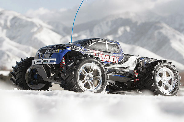 Радиоуправляемая машина E-Revo Brushless 2.4GHz 4WD RTR (TRA3903) (нажмите для увеличения) Радиоуправляемая машина E-Revo Brushless 2.4GHz 4WD RTR (TRA3903) (нажмите для увеличения)