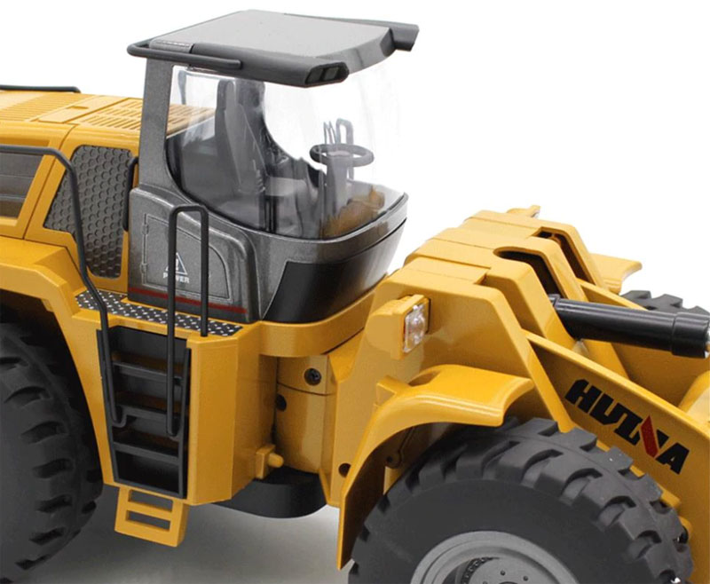 Радиоуправляемый фронтальный погрузчик Huina RC Wheeled Loader 1:14 2.4GHz RTR (HN1583) (нажмите для увеличения) Радиоуправляемый фронтальный погрузчик Huina RC Wheeled Loader 1:14 2.4GHz RTR (HN1583) (нажмите для увеличения)