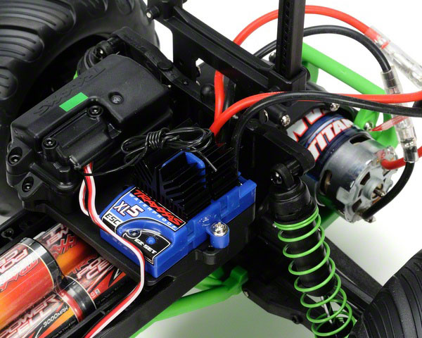 Радиоуправляемая машина Grave Digger 2WD RTR (TRA3602A) (нажмите для увеличения) Радиоуправляемая машина Grave Digger 2WD RTR (TRA3602A) (нажмите для увеличения)