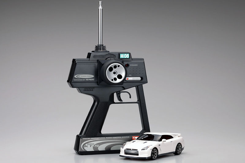 Nissan GT-R (R35) White AWD MA-010 (30572W-B) (нажмите для увеличения) Nissan GT-R (R35) White AWD MA-010 (30572W-B) (нажмите для увеличения)