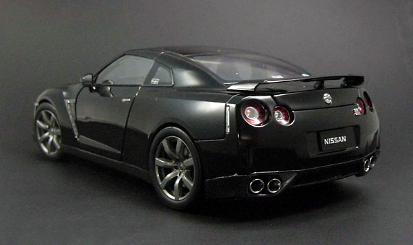 Nissan GTR Premium Edition Black Obsidian (DC08475BK) (нажмите для увеличения) Nissan GTR Premium Edition Black Obsidian (DC08475BK) (нажмите для увеличения)