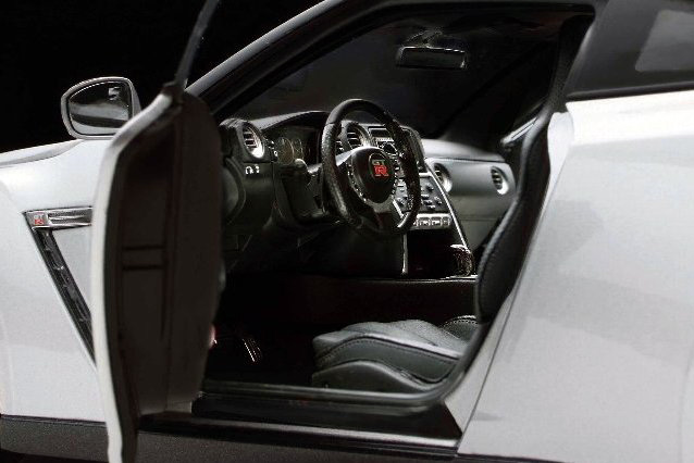 Nissan GTR Premium Edition Silver (DC08475S) (нажмите для увеличения) Nissan GTR Premium Edition Silver (DC08475S) (нажмите для увеличения)