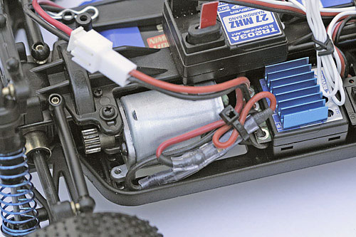 Associated RC18T 4WD RTR (AS20100) (нажмите для увеличения) Associated RC18T 4WD RTR (AS20100) (нажмите для увеличения)