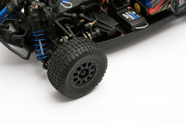 Associated SC18 RTR 2.4GHz (AS20120) (нажмите для увеличения) Associated SC18 RTR 2.4GHz (AS20120) (нажмите для увеличения)