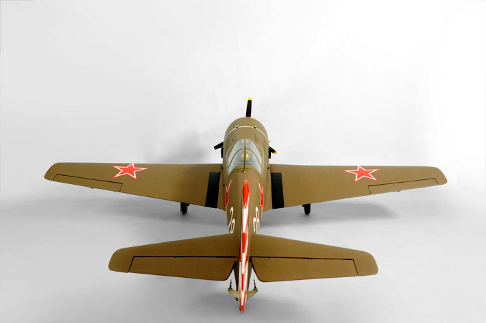 Радиоуправляемый самолет Phoenix La-9 Scale Model 25-33cc with Air Retracts ARF (PH112) (нажмите для увеличения)